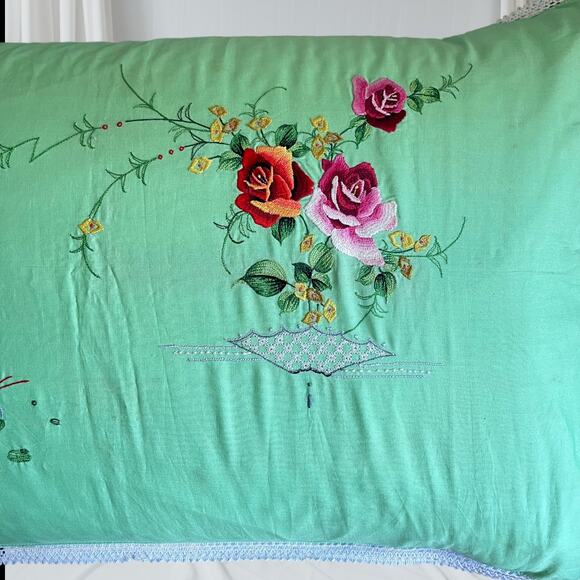 Vtg MCM Embroidered Green Silk Rose Koi Pond Lace Set Of Two Pillowcases Shams - Picture 5 of 12